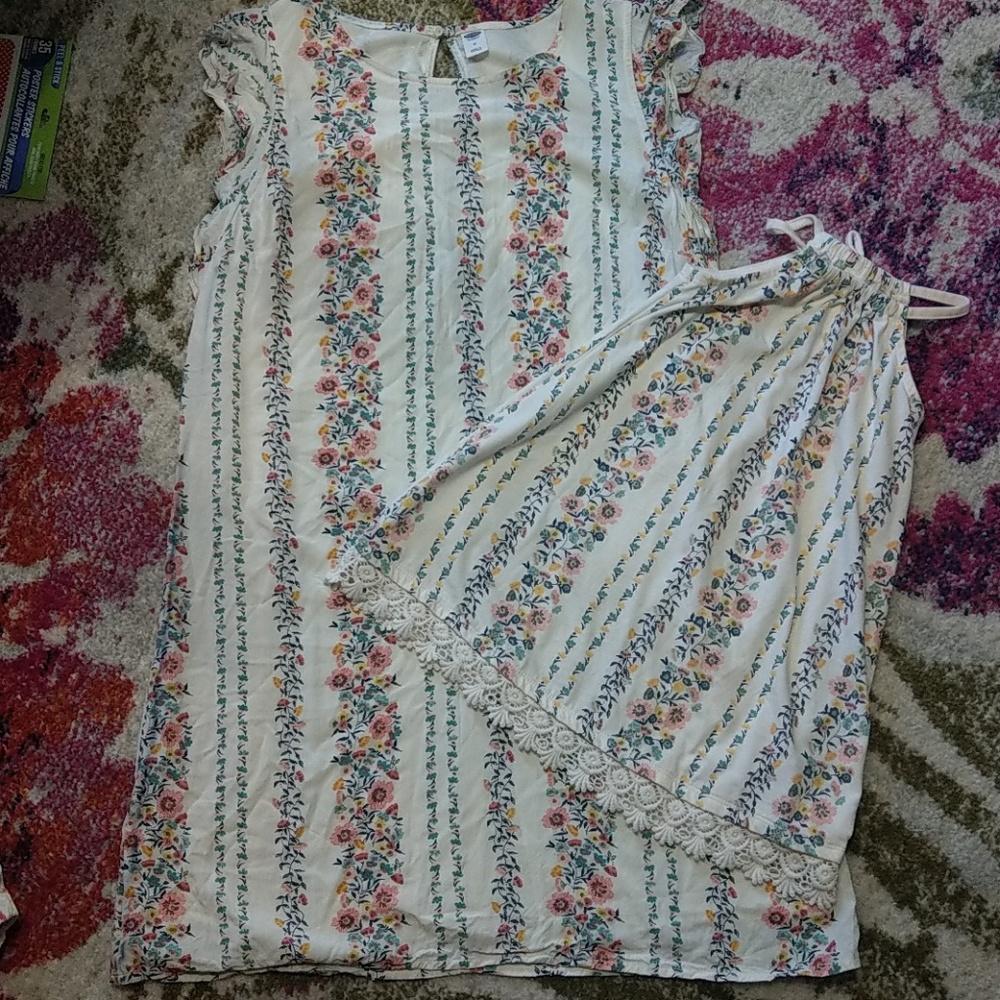 Mommy and Me Dress Set. Mom=M